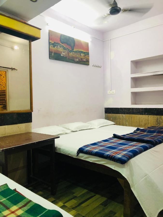 Golden Lodge Varanasi Exterior photo