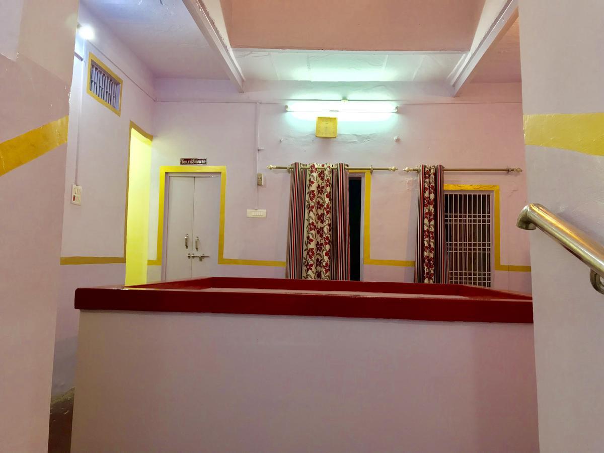 Golden Lodge Varanasi Exterior photo